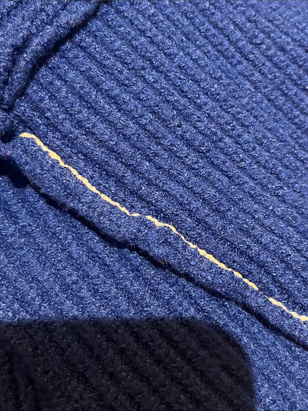 CHANEL Royal Blue and White CC Knit Sweater - Picture 4 of 6